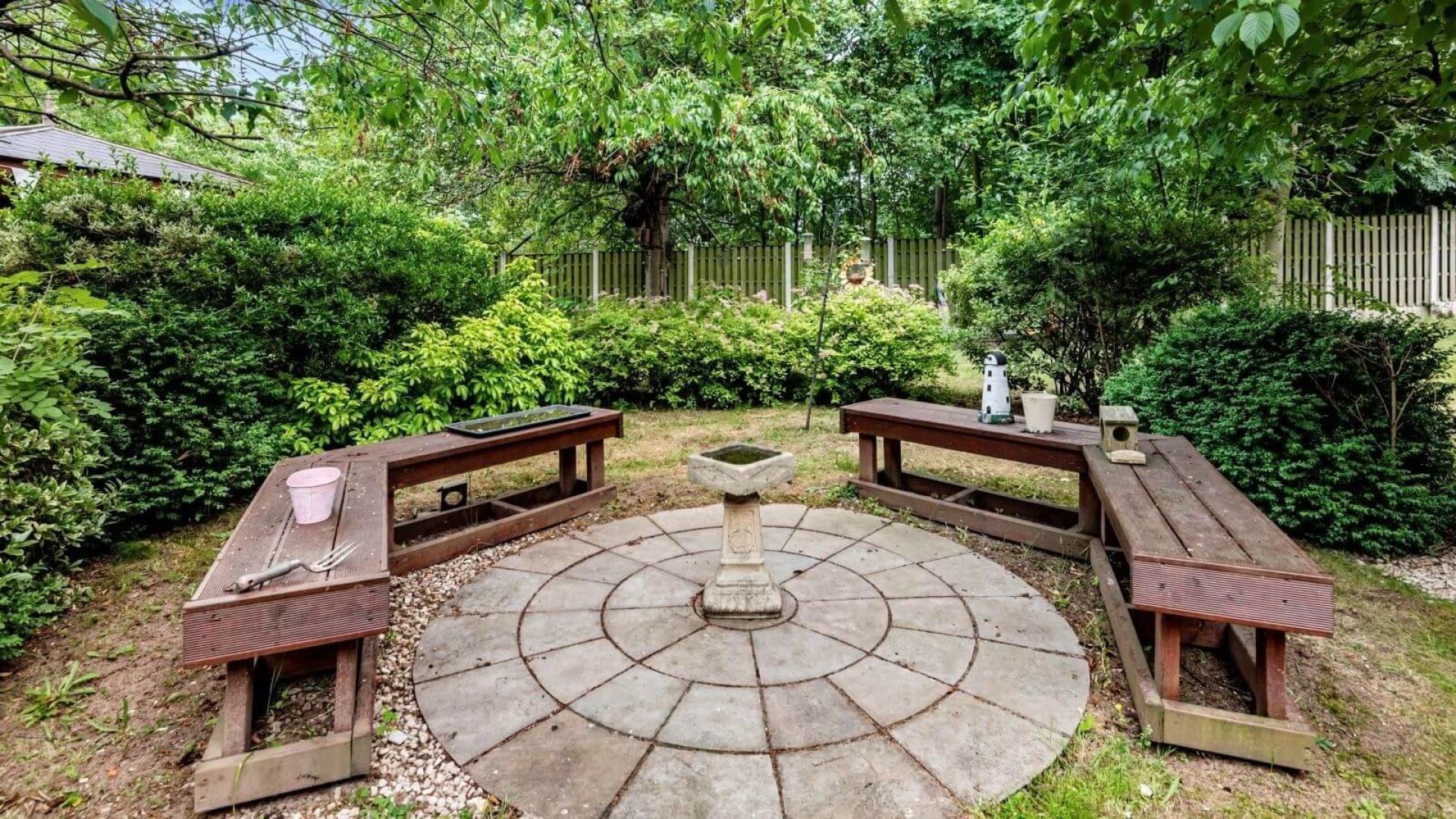 Outdoor garden area at Castleford Lodge Care Home in Castleford